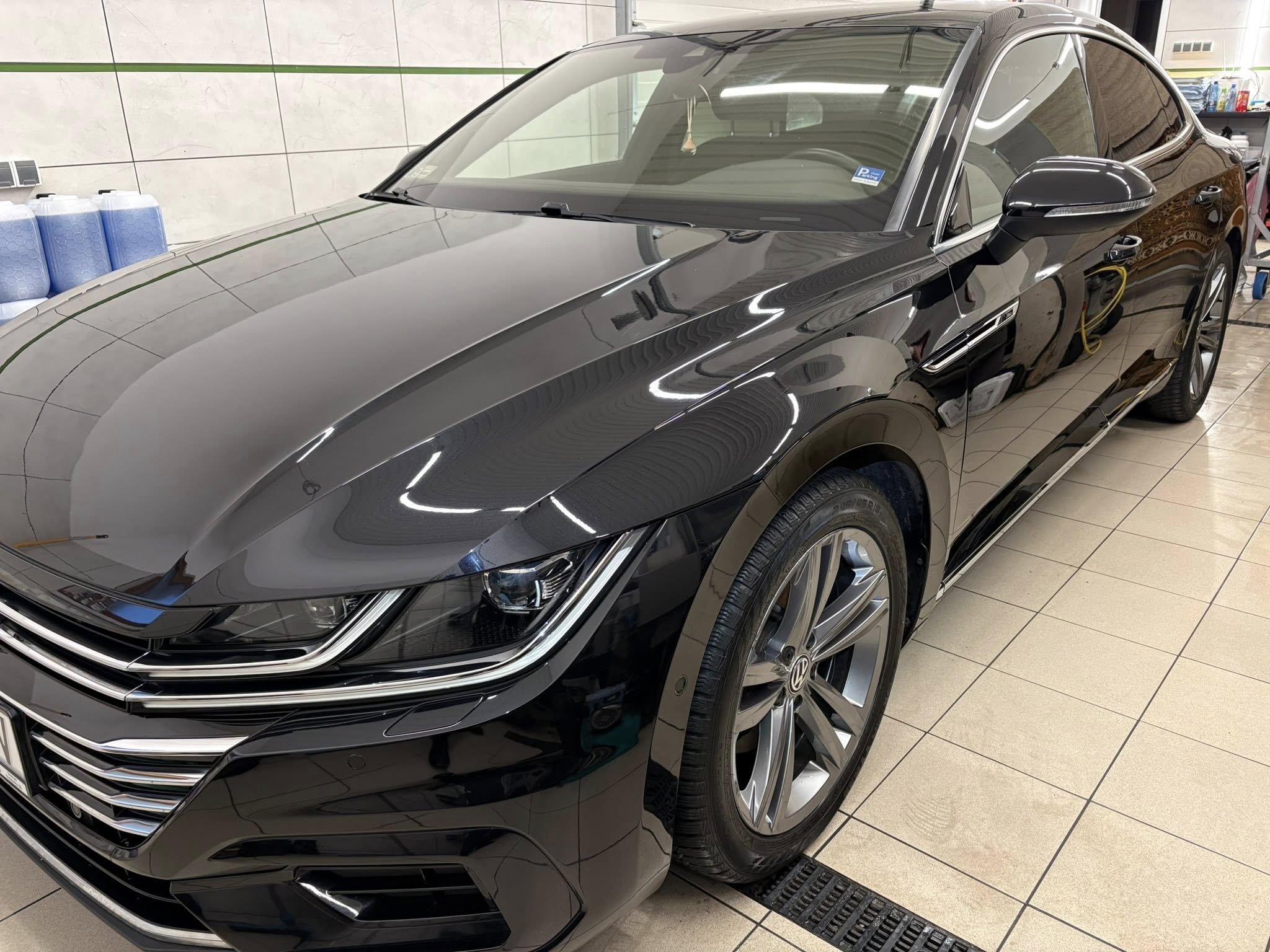 VW Arteon R-Line – elegancja i ochrona na najwyższym poziomie